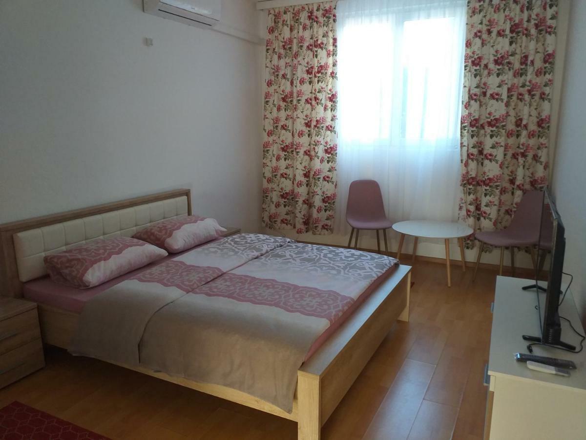Apartment And Room Panorama 모스타르 외부 사진