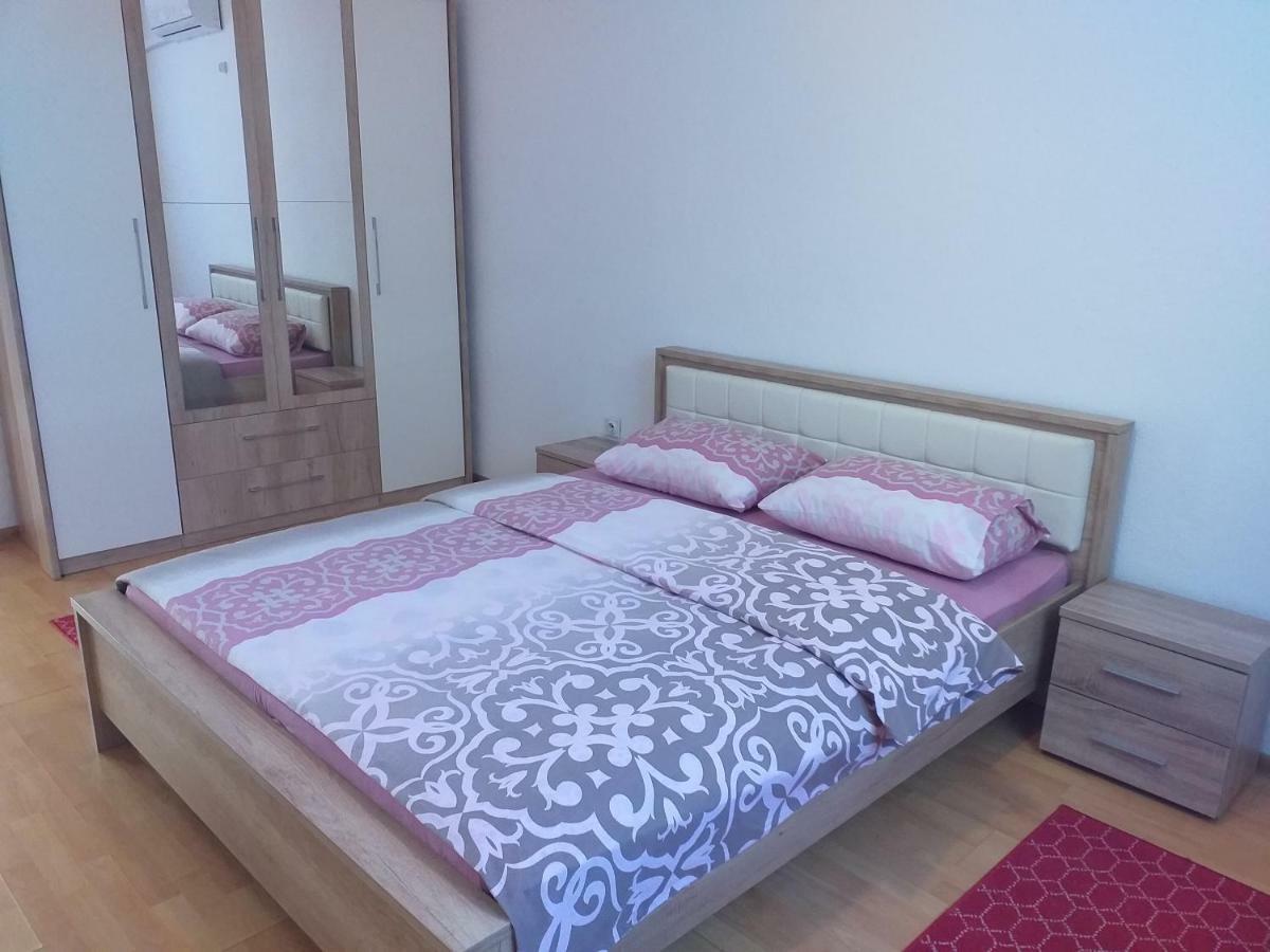 Apartment And Room Panorama 모스타르 외부 사진