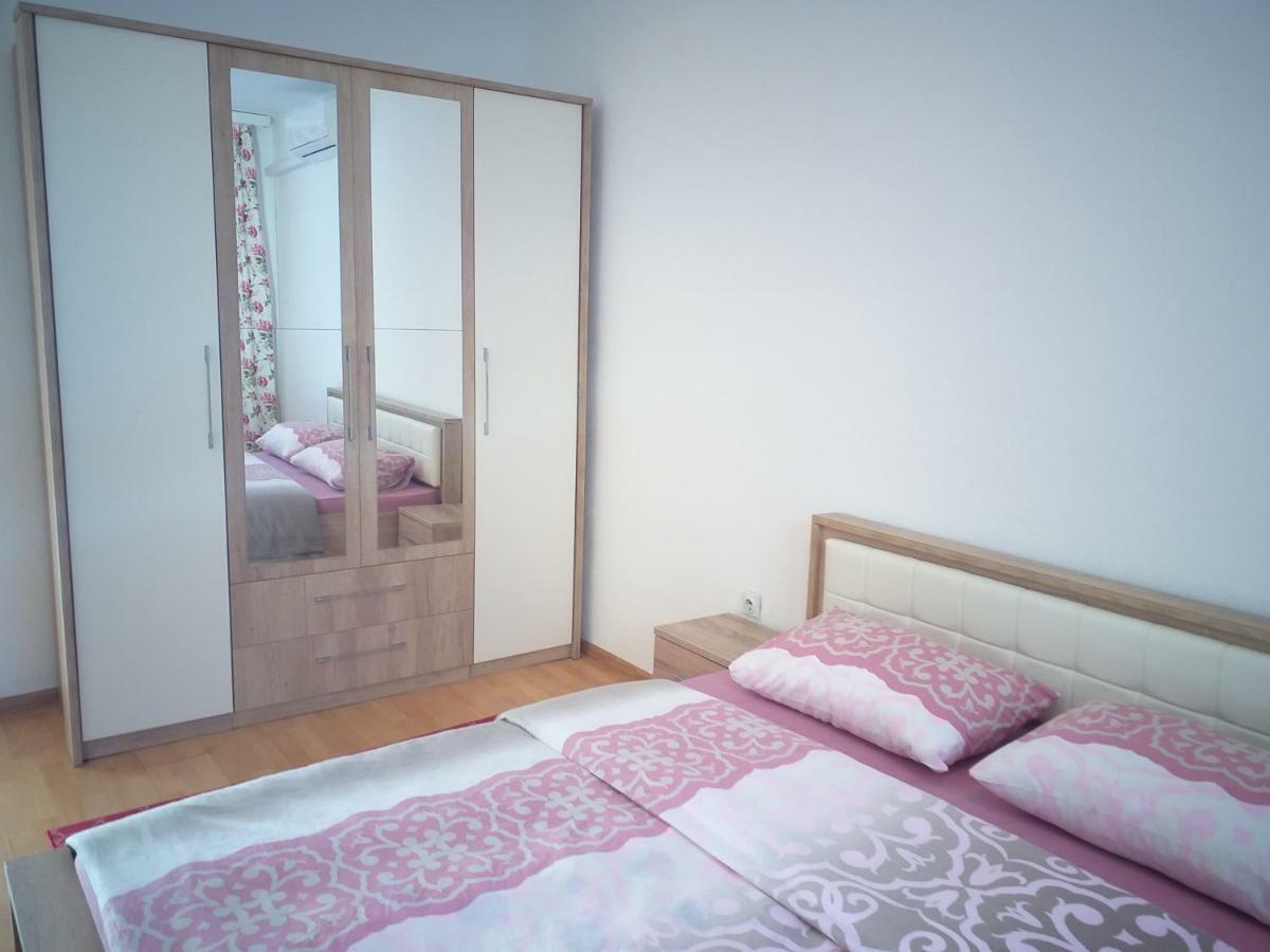 Apartment And Room Panorama 모스타르 외부 사진